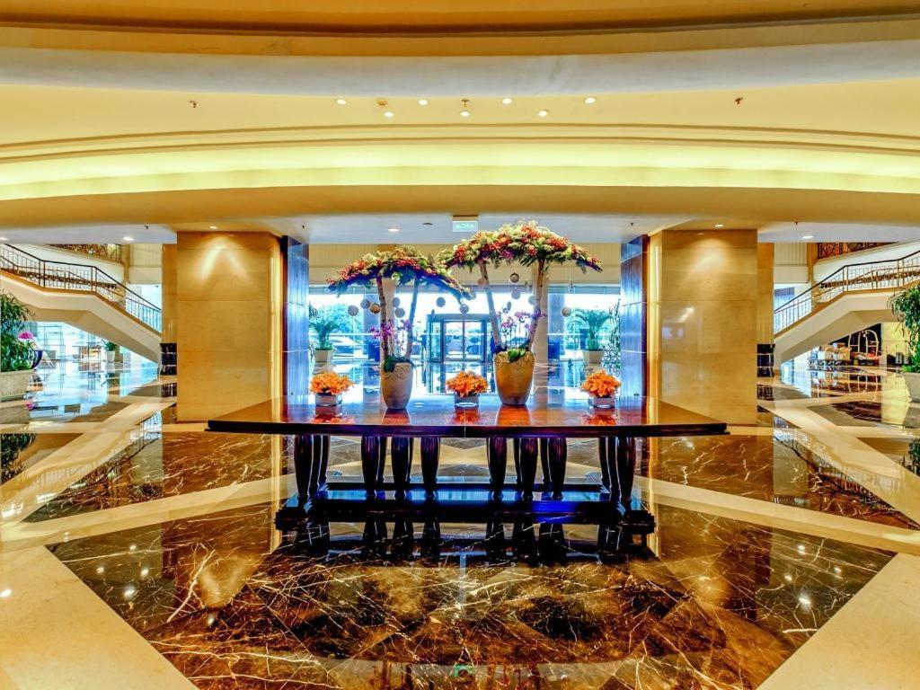 New Century Hangzhou Grand Hotel Exterior photo